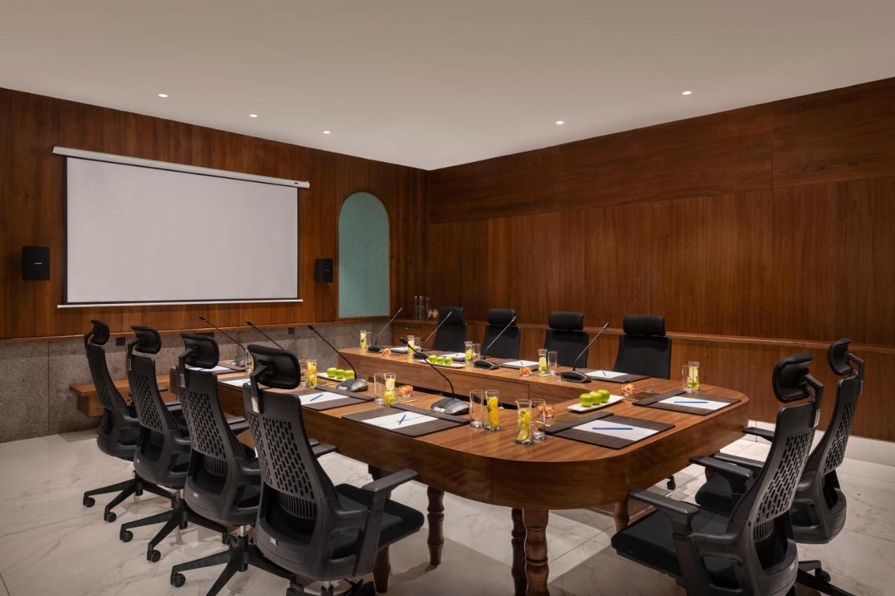 Uday Palace Navsari, A Member Of Radisson Individuals 外观 照片