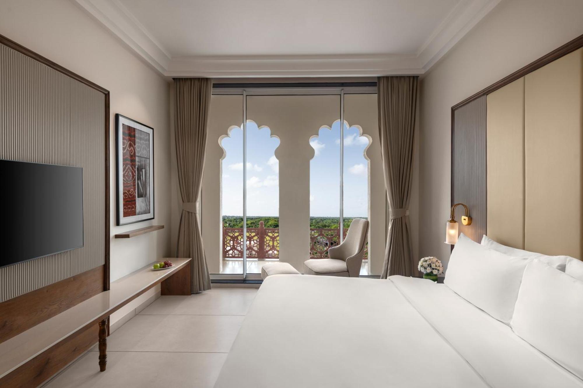 Uday Palace Navsari, A Member Of Radisson Individuals 外观 照片